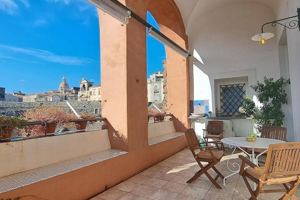 Finestre Sul Teatro - Catania - Parking Included Apartment Room photo